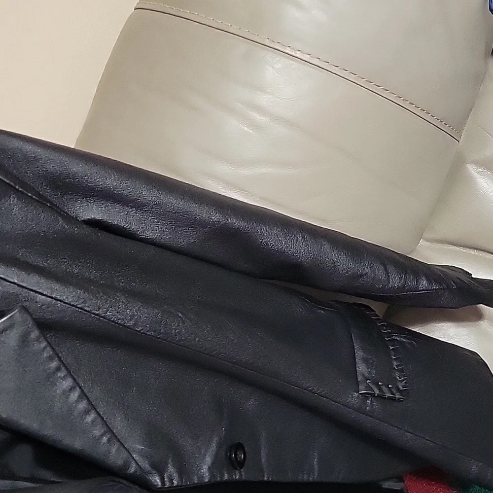 Newport News womens leather jacket. Never worn, in amazing shape! Black in color - Picture 3 of 7